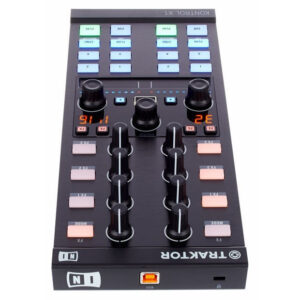 TRAKTOR KONTROL X1 MK2 Interfaz de Mezcla DJ Native Instruments